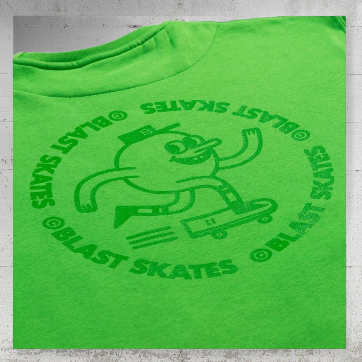 Blast Skates Crew Neck Sweatshirt Round Logo lime green - Shirts & Tops - Rollbrett Mission