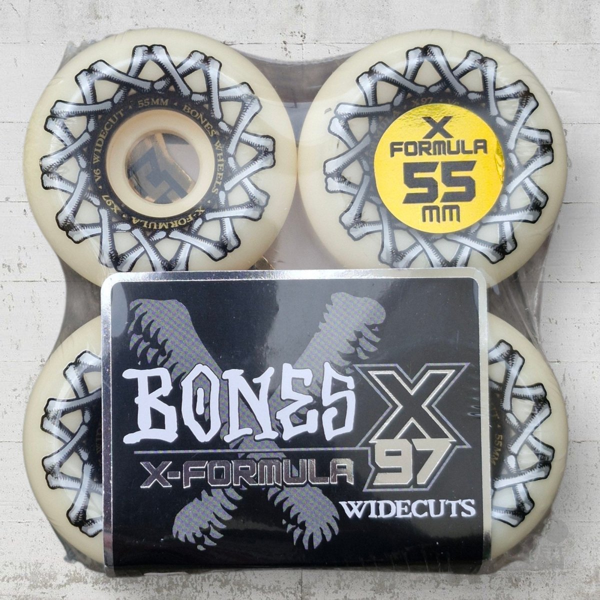 Bones X - Formula 97A 55mm V6 Widecut Wheels - Skateboard - Rollen - Rollbrett Mission