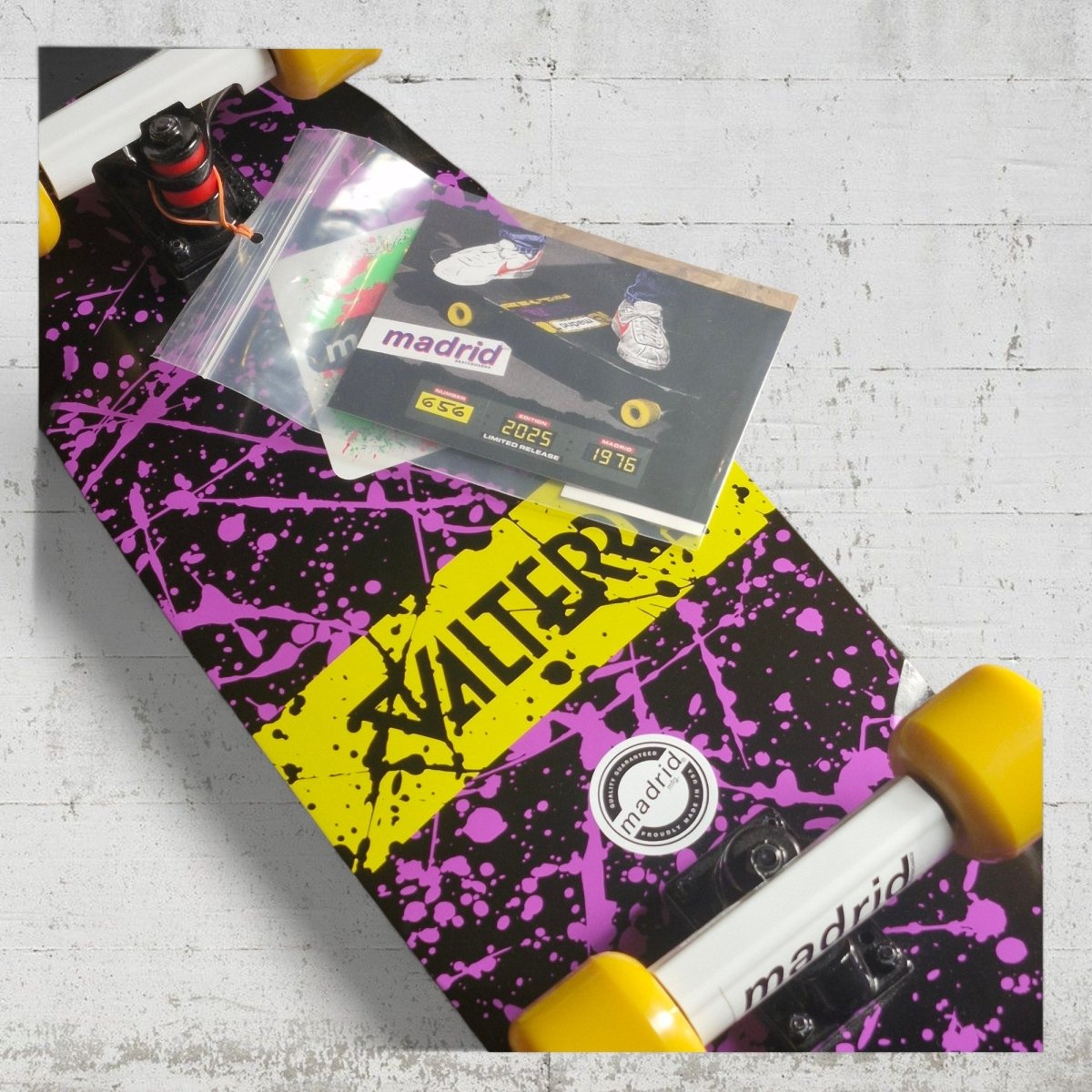 Madrid x Valterra 40th Anniversary 9.5" Old School Skateboard Complete - Skateboard - Decks - Rollbrett Mission