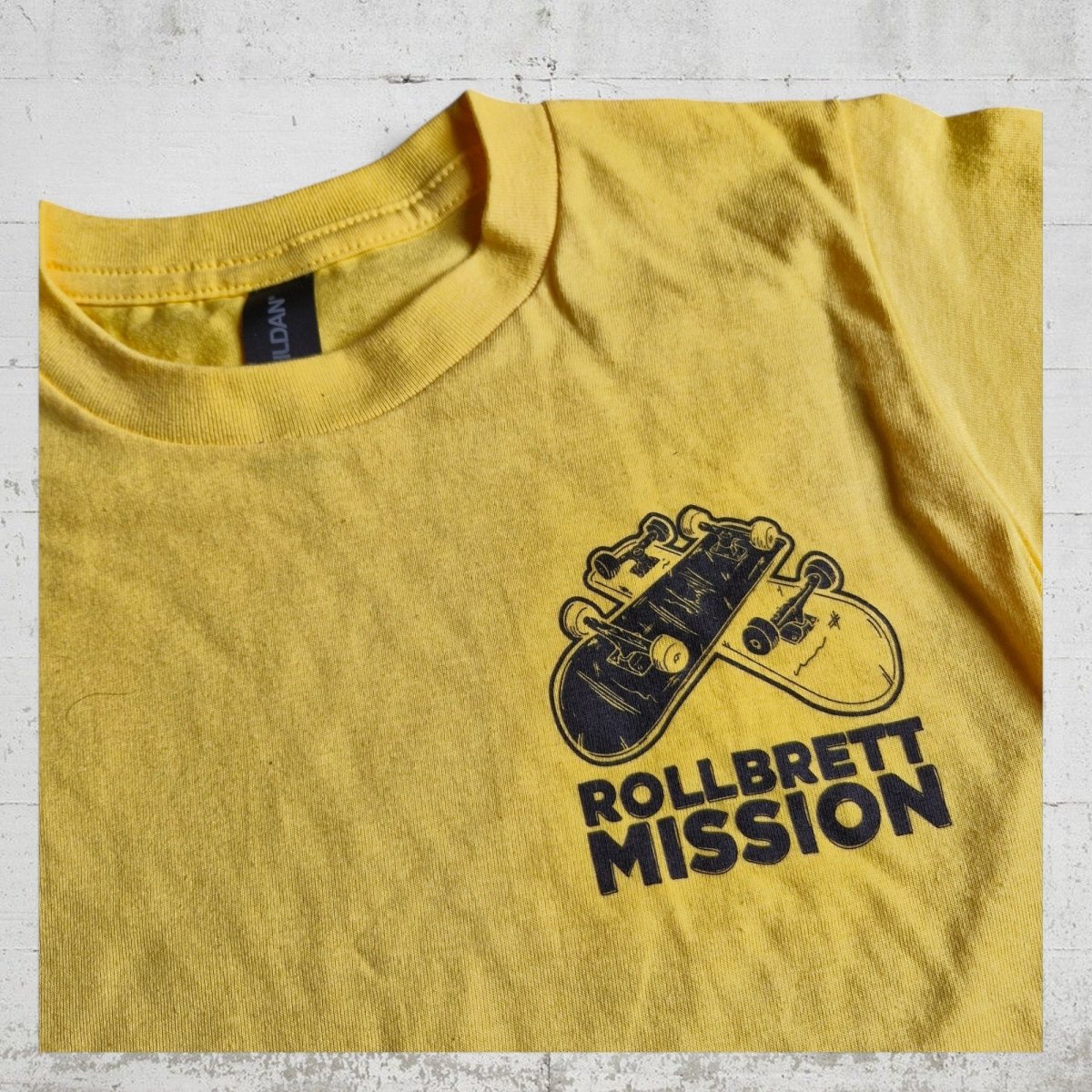 Rollbrett Mission T-Shirt Kids 3D Mini Logo korngelb - Shirts & Tops - Rollbrett Mission