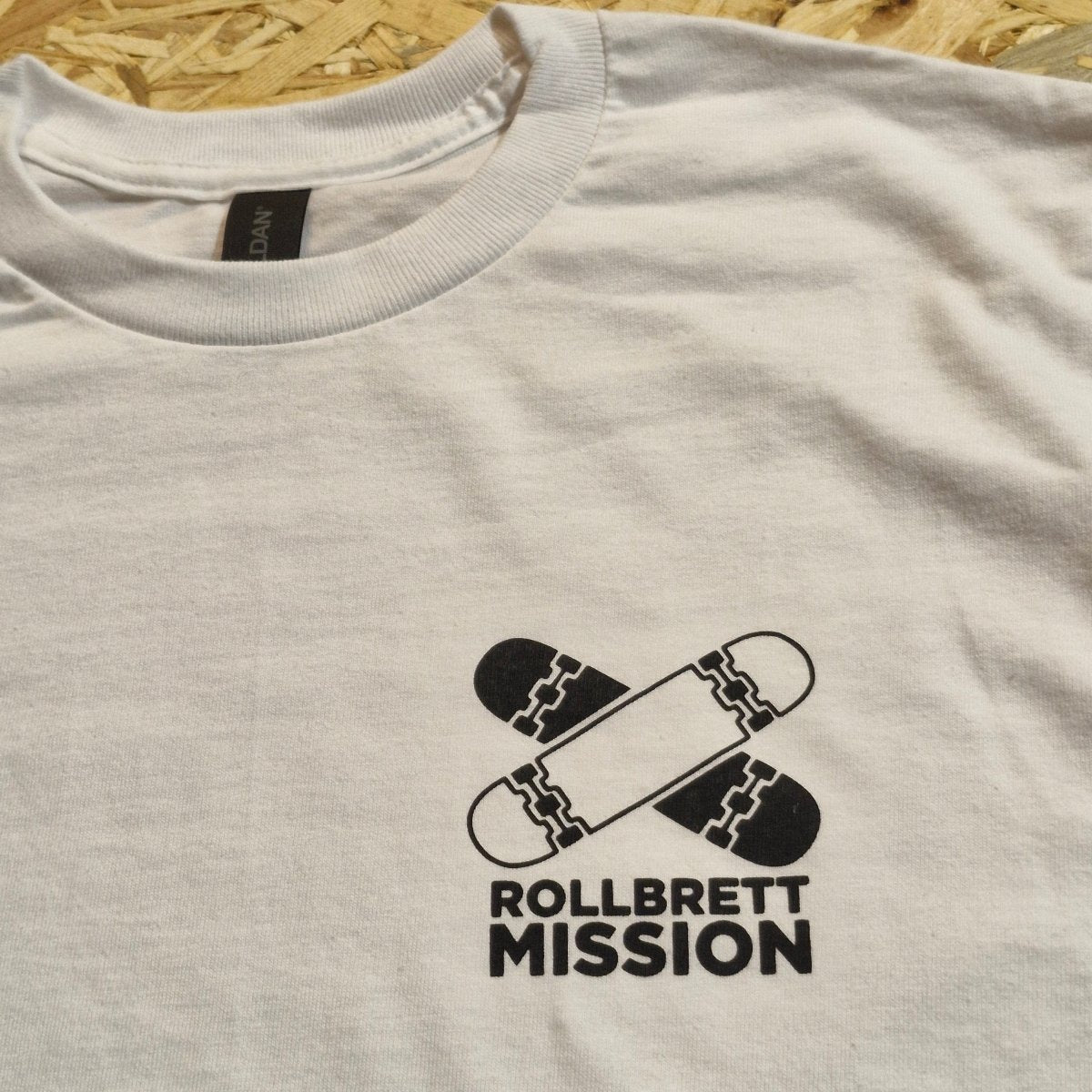 Rollbrett Mission T - Shirt Premium Mini Logo weiß - Shirts & Tops - Rollbrett Mission