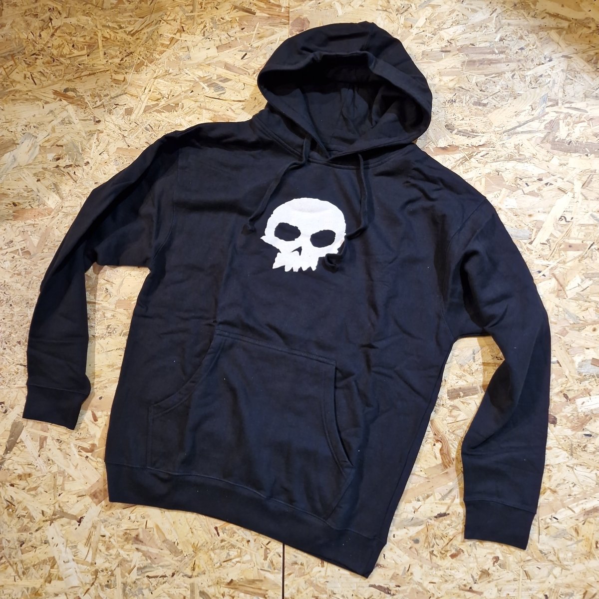 Zero Skateboards Hoodie Single Skull black - Shirts & Tops - Rollbrett Mission