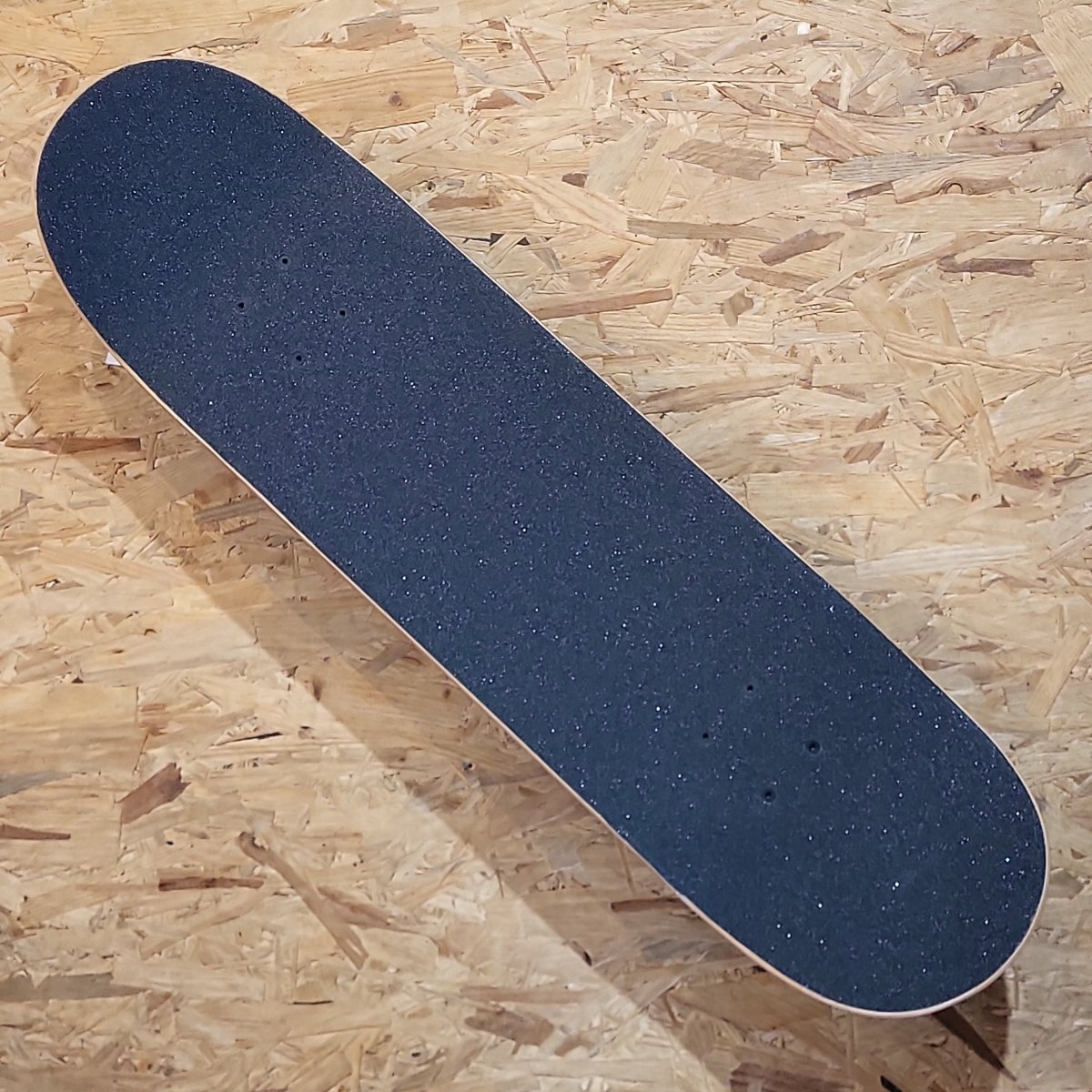 Flip Complete Skateboard 8.25" Wings black - Skateboards - Rollbrett Mission
