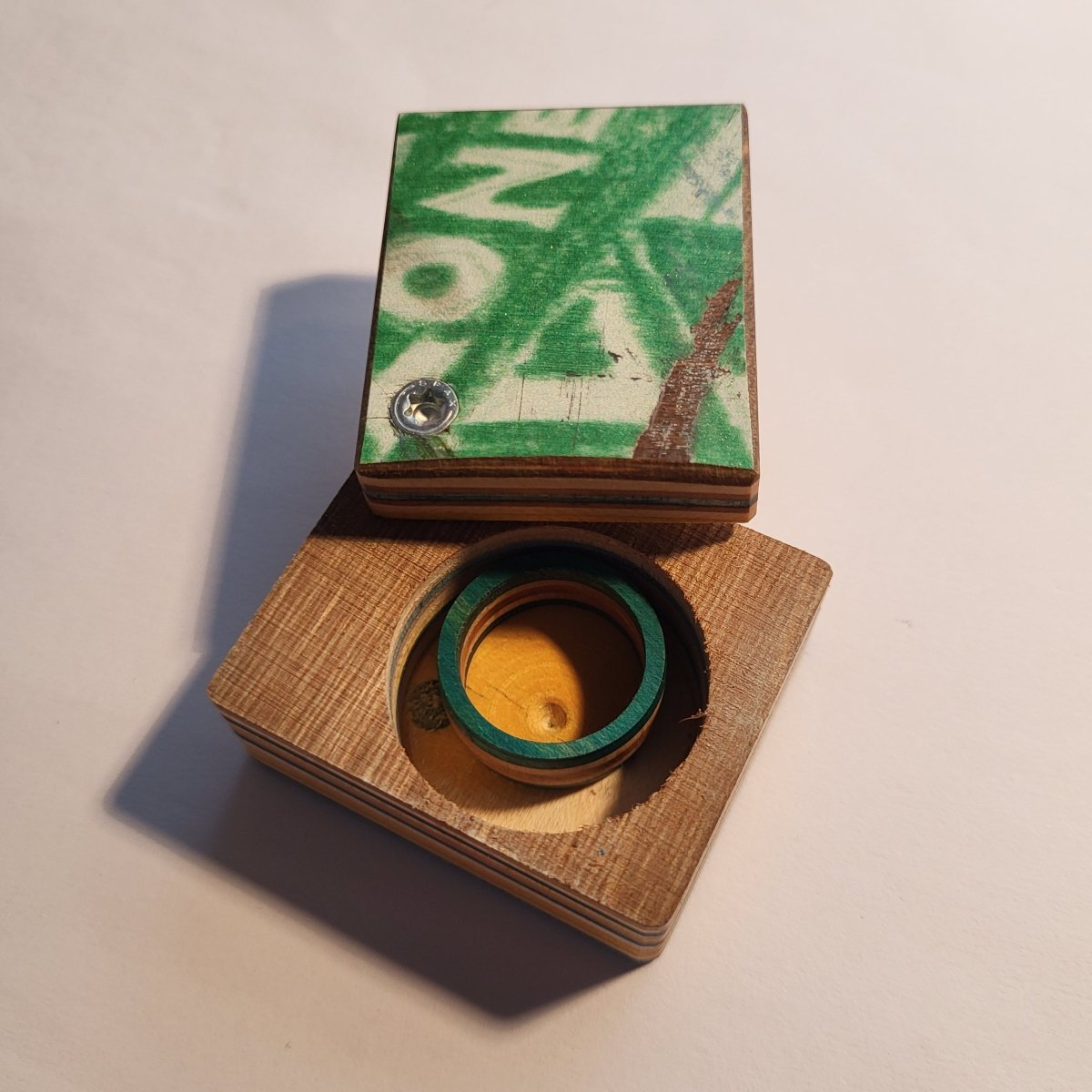 Hotsourkraut Geschenkbox Schatulle grün - Schmuck - Rollbrett Mission