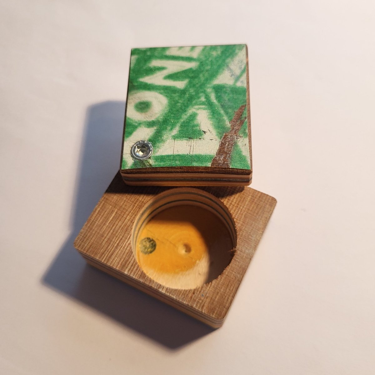 Hotsourkraut Geschenkbox Schatulle grün - Schmuck - Rollbrett Mission
