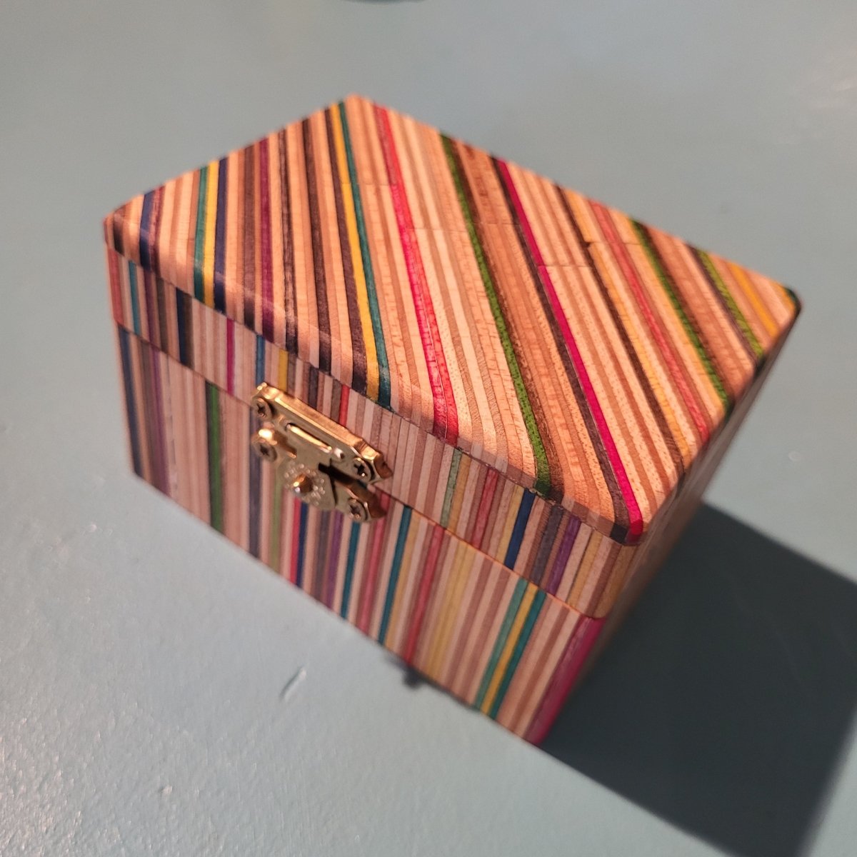 Hotsourkraut Schatulle Skateboard Upcycling - Schmuck - Rollbrett Mission