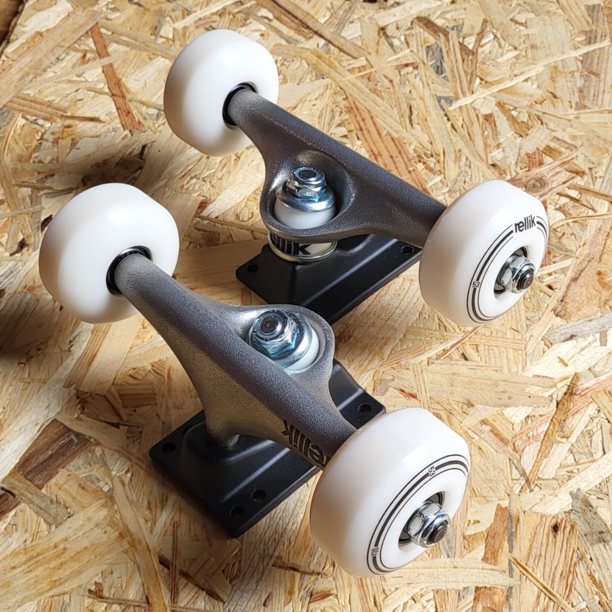 Rellik Trucks Complete Set black-silver - Skateboard-Teile - Rollbrett Mission