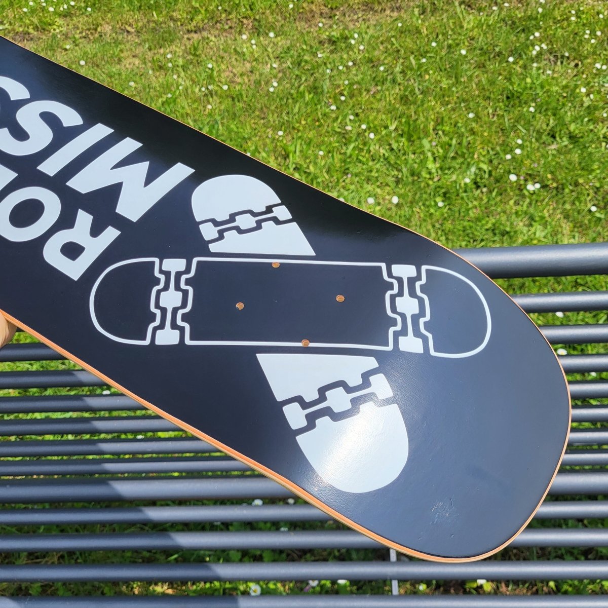 Rollbrett Mission Black Bomber Shape Deck 8.8" - Skateboard-Decks - Rollbrett Mission