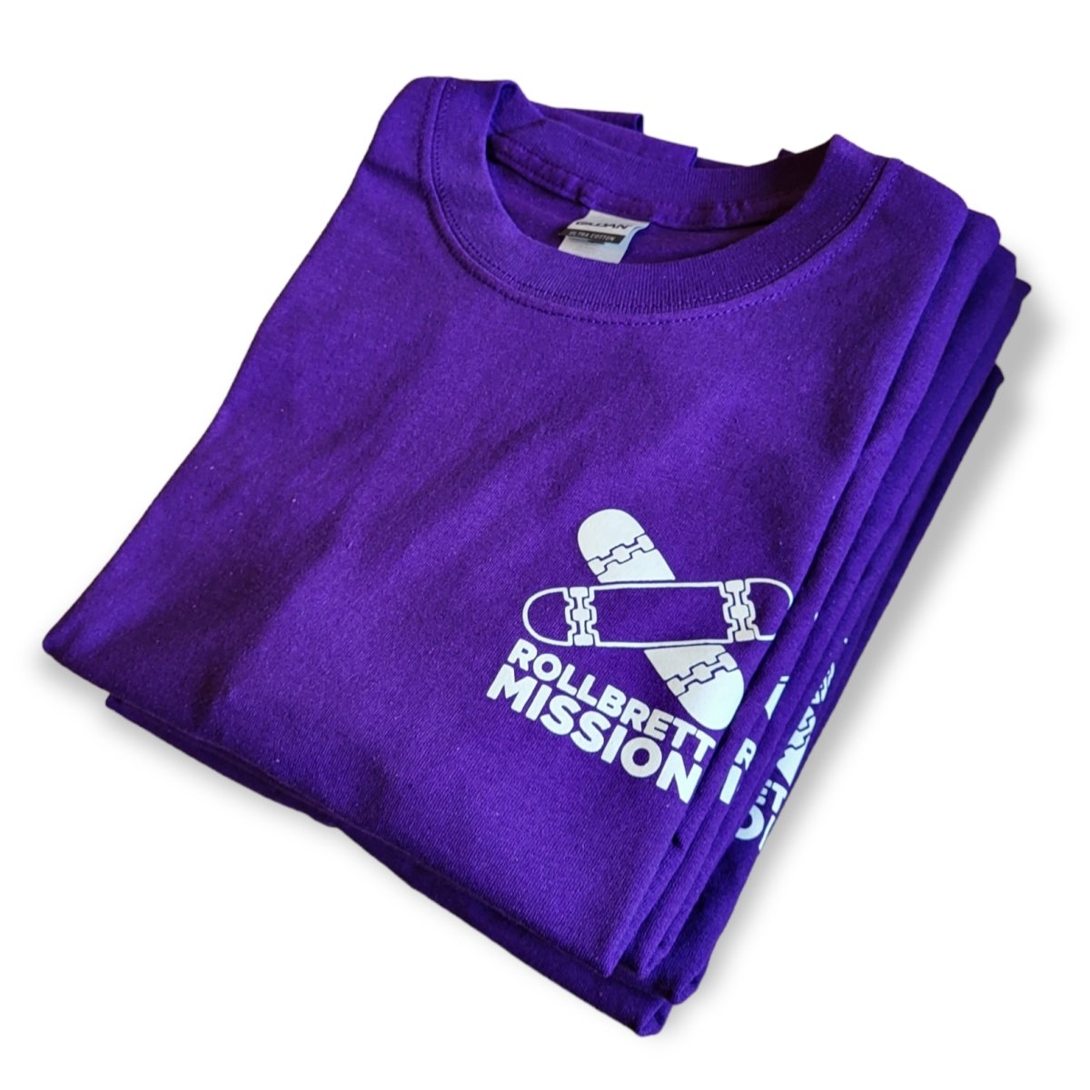 Rollbrett Mission Premium Mini Logo T-Shirt lila - Shirts & Tops - Rollbrett Mission