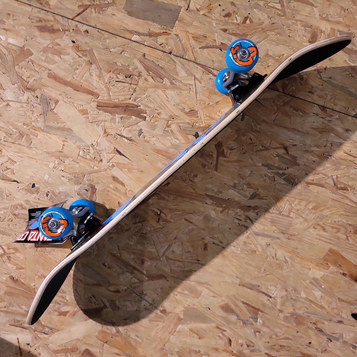 Santa Cruz Screaming Hand 8.25 Large Complete Skateboard - Skateboards - Rollbrett Mission