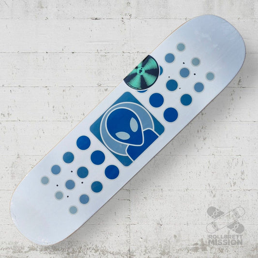 Alien Workshop Dot Fade White Wash Twintail 2.0 8.25" Deck - Skateboard - Decks - Rollbrett Mission
