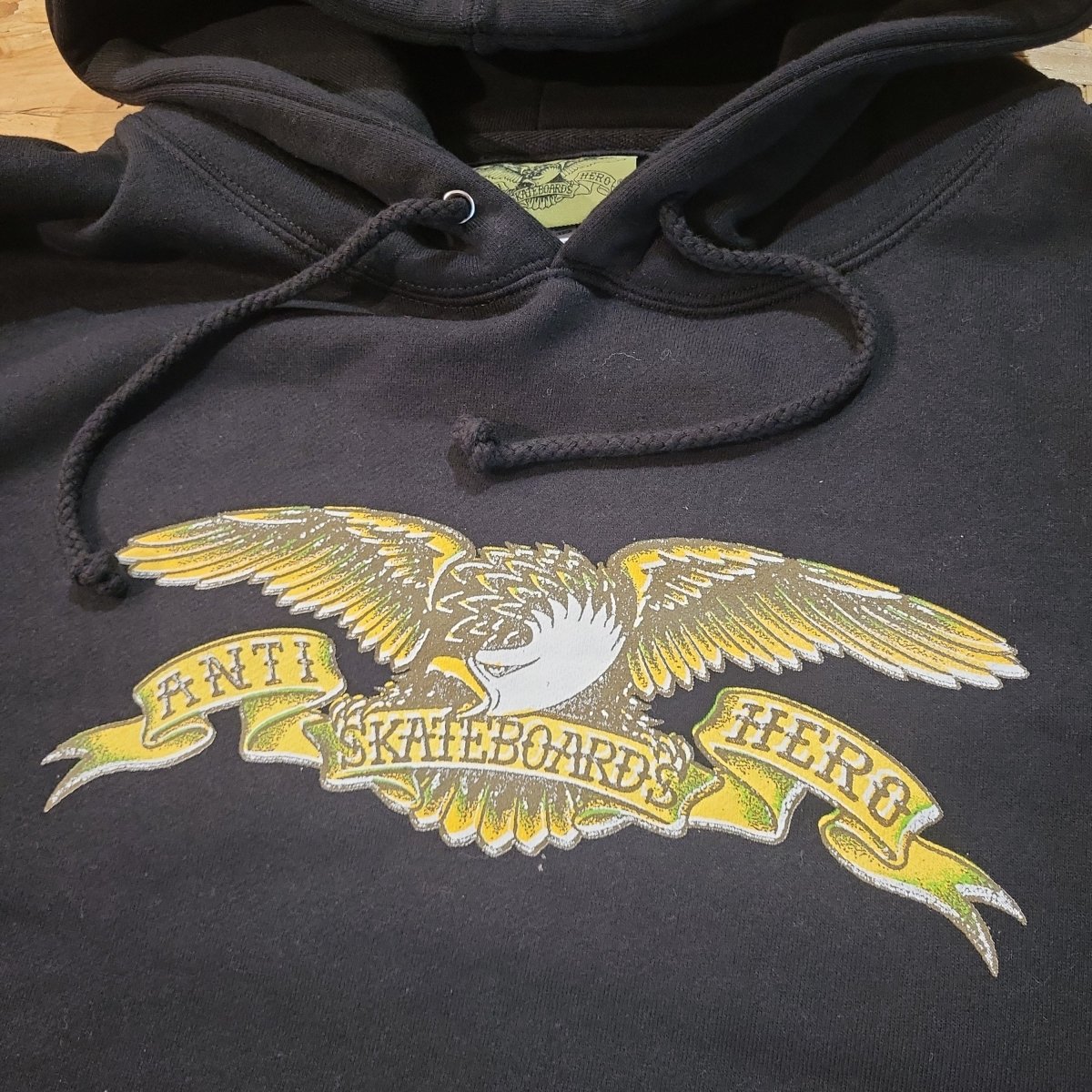 Anti Hero Hoodie Misregistered Eagle black multi - Shirts & Tops - Rollbrett Mission