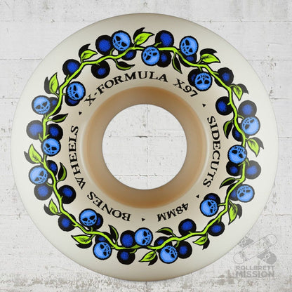 Bones X - Formula 97A 48mm V5 Sidecut Skull Berries Wheels - Skateboard - Rollen - Rollbrett Mission