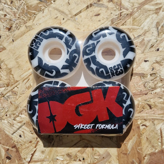 DGK Street Formula Wheels 53mm 101A - Skateboard-Rollen - Rollbrett Mission