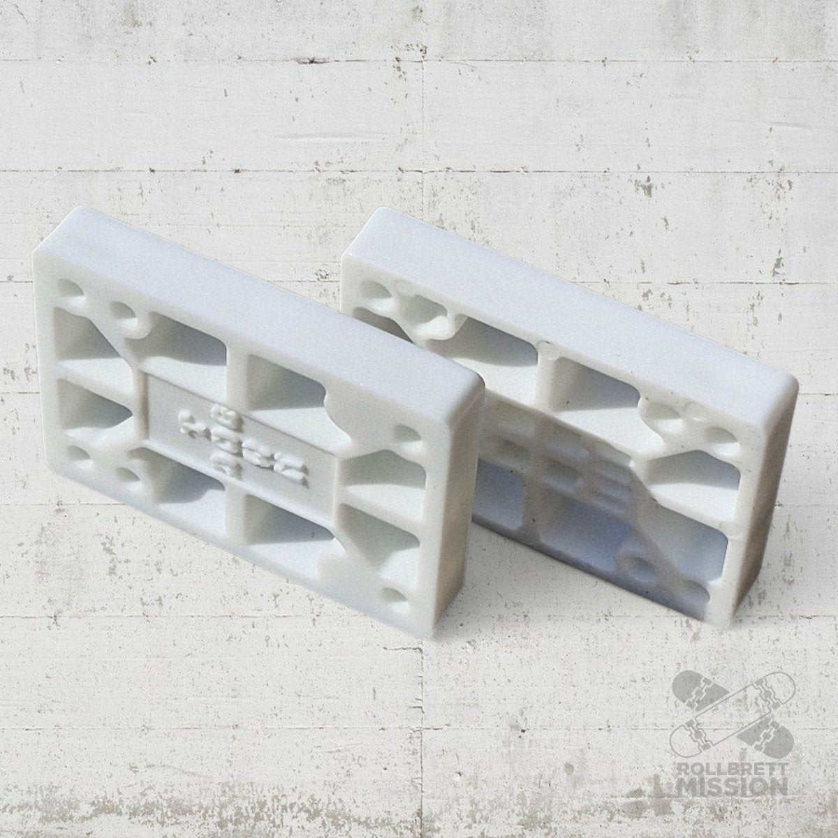 Dogtown Riser Pads 1/2" white - Rollbrett Mission