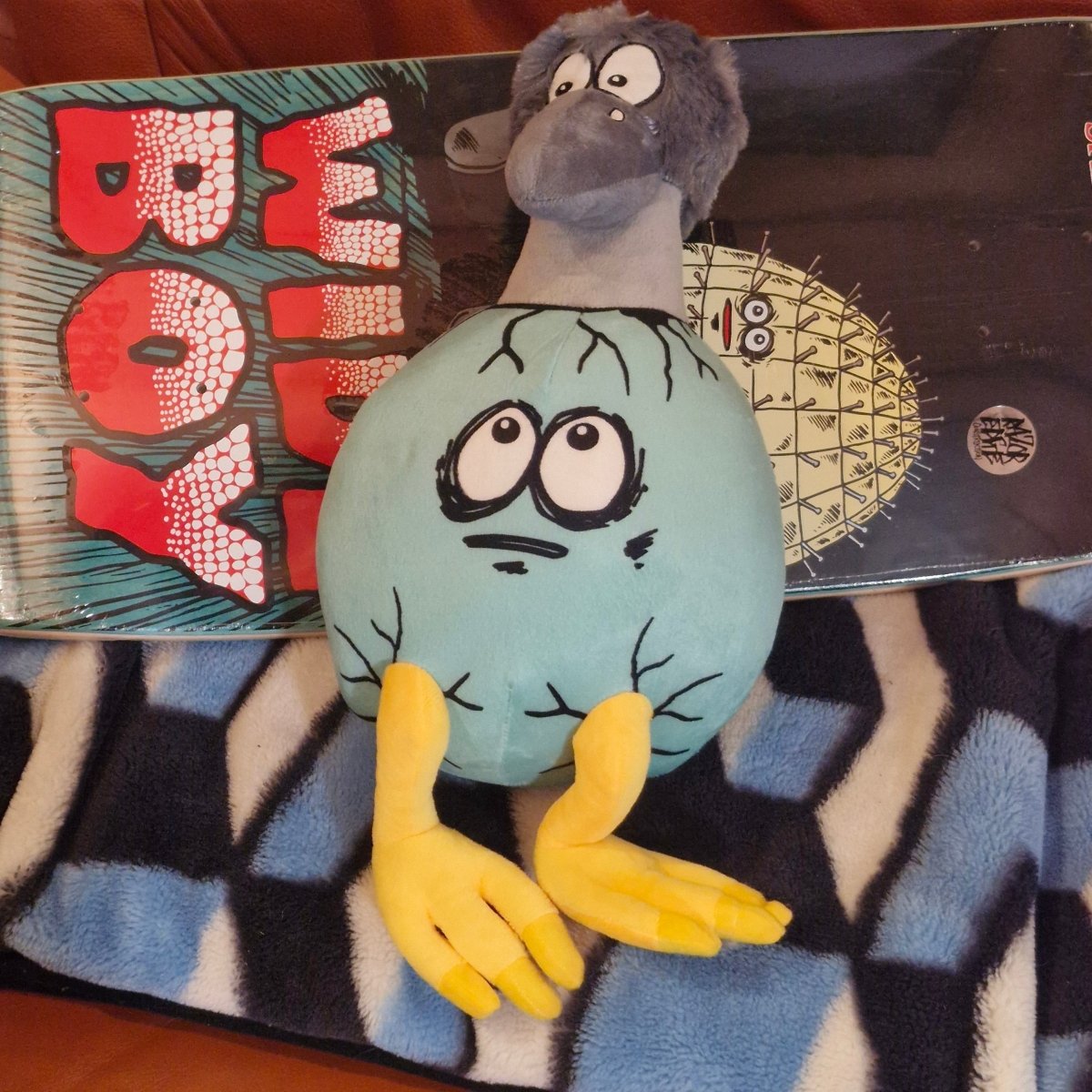 Heroin Emu Egg Plush Plüschtier - Rollbrett Mission