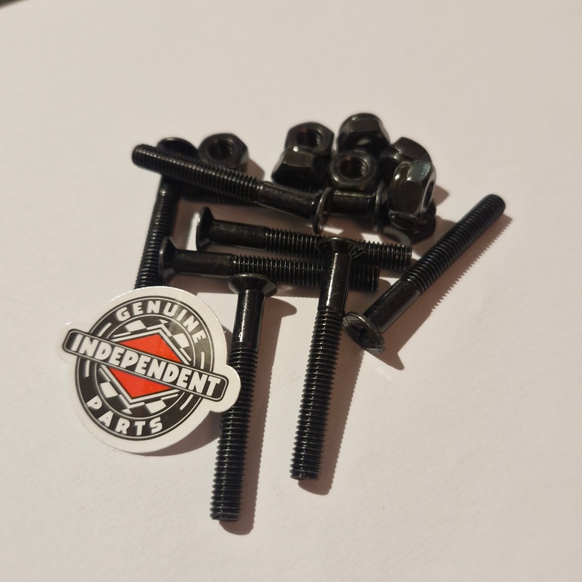 Independent 1 1/2" Kreuz Montageschrauben Bolts black - Rollbrett Mission