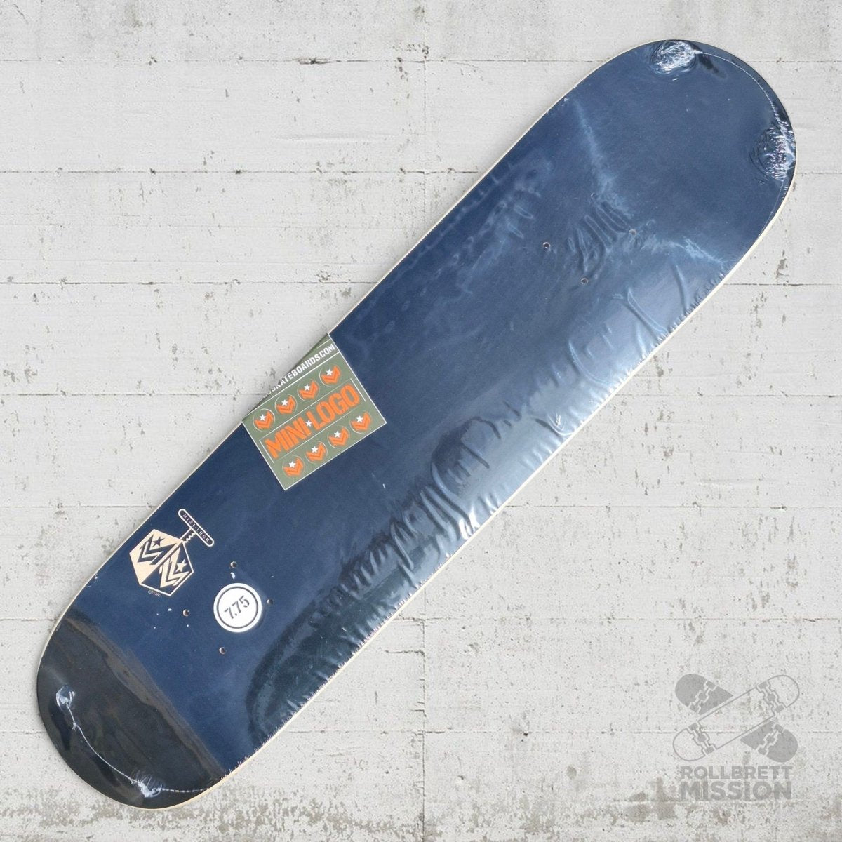 Mini - Logo Chevron Detonator 7.75 Deck black - Skateboard - Decks - Rollbrett Mission