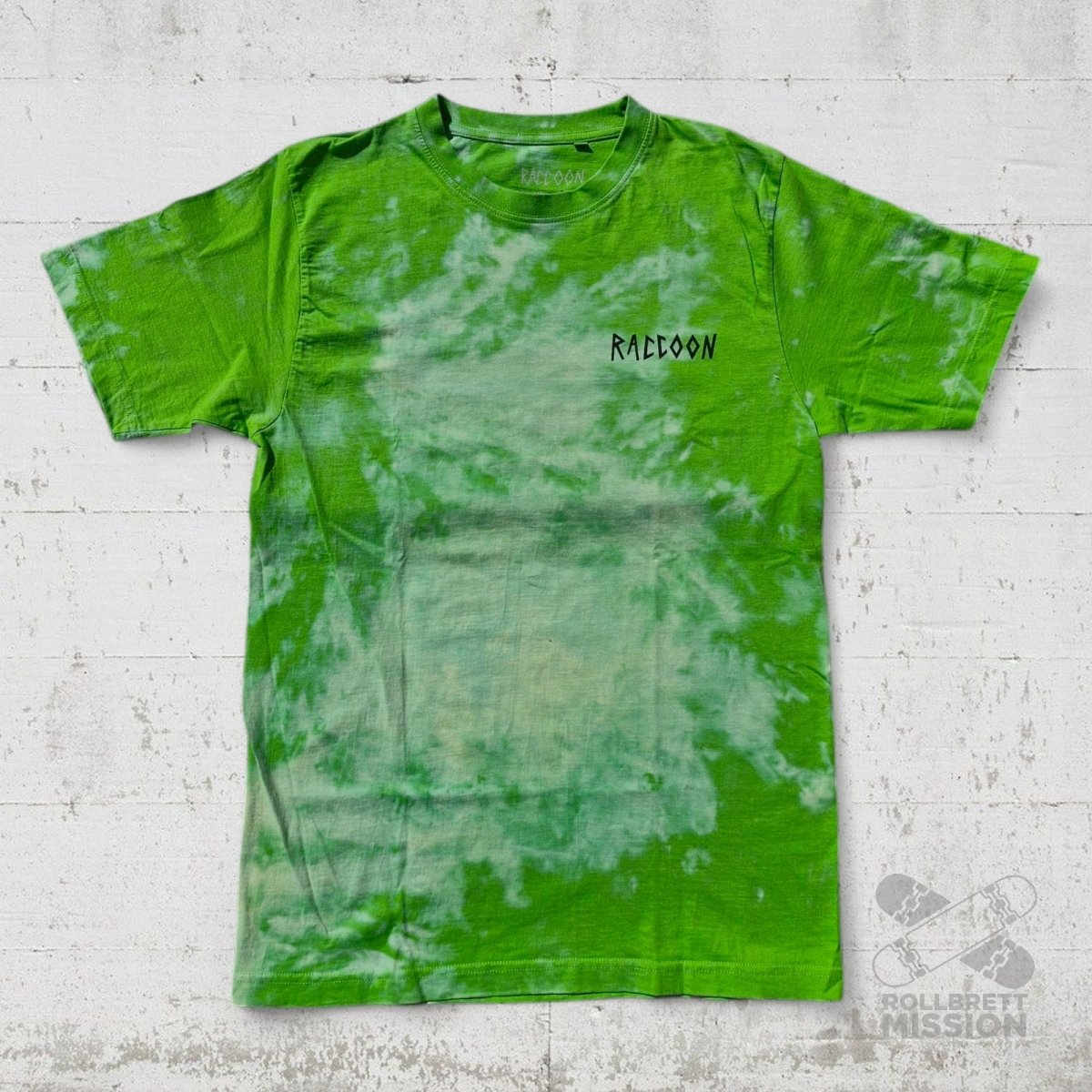Raccoon T-Shirt Pepe green bleached - Rollbrett Mission