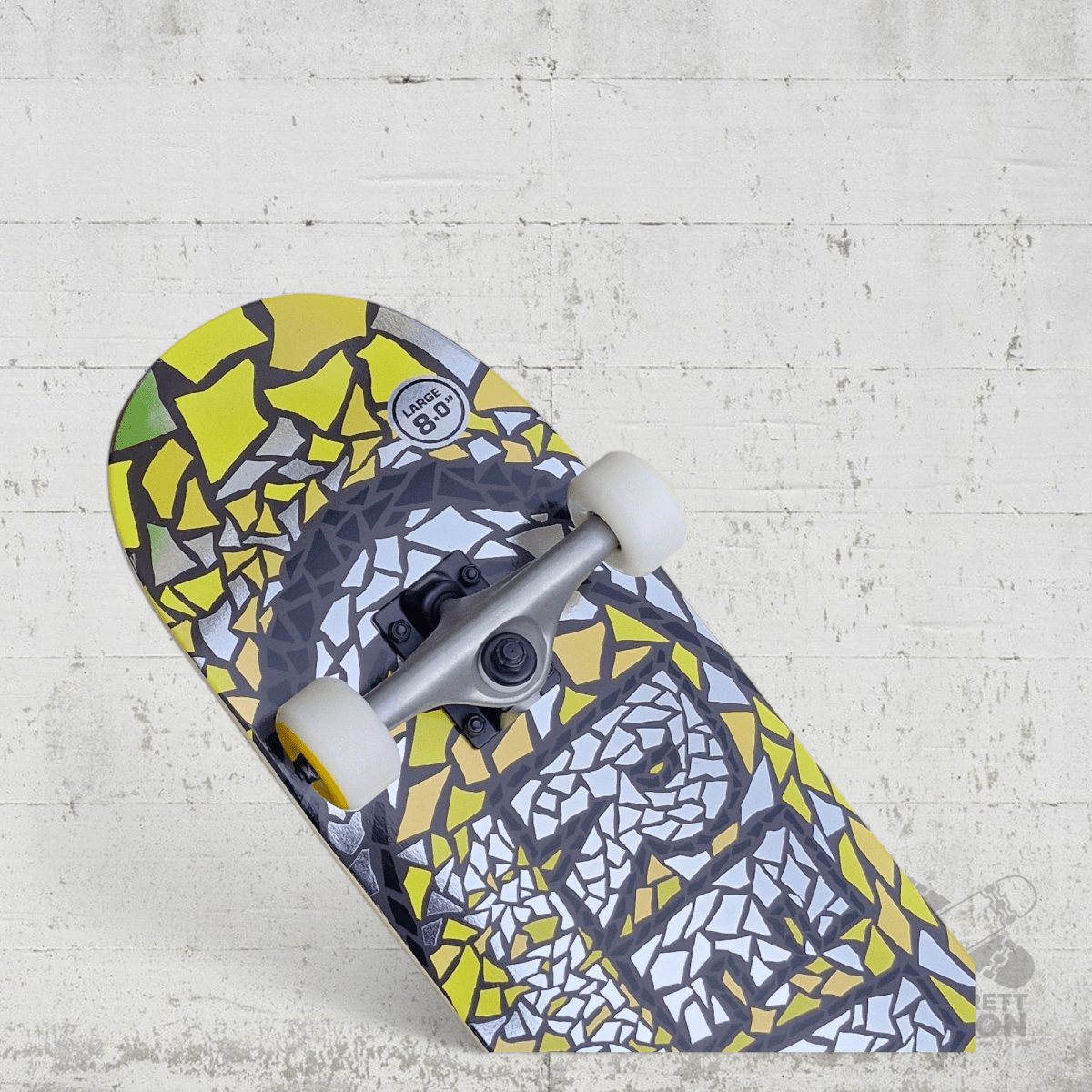 Real Complete Skateboard Oval Foil LARGE 8.0 x 31.8 - Skateboards - Rollbrett Mission