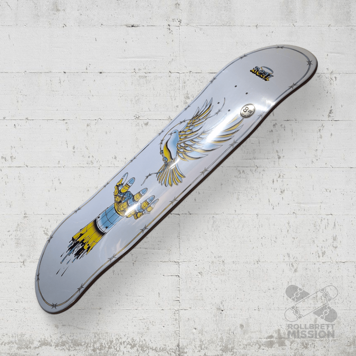 Real Team Synthetic Peace 8.25 Deck - Skateboard - Decks - Rollbrett Mission