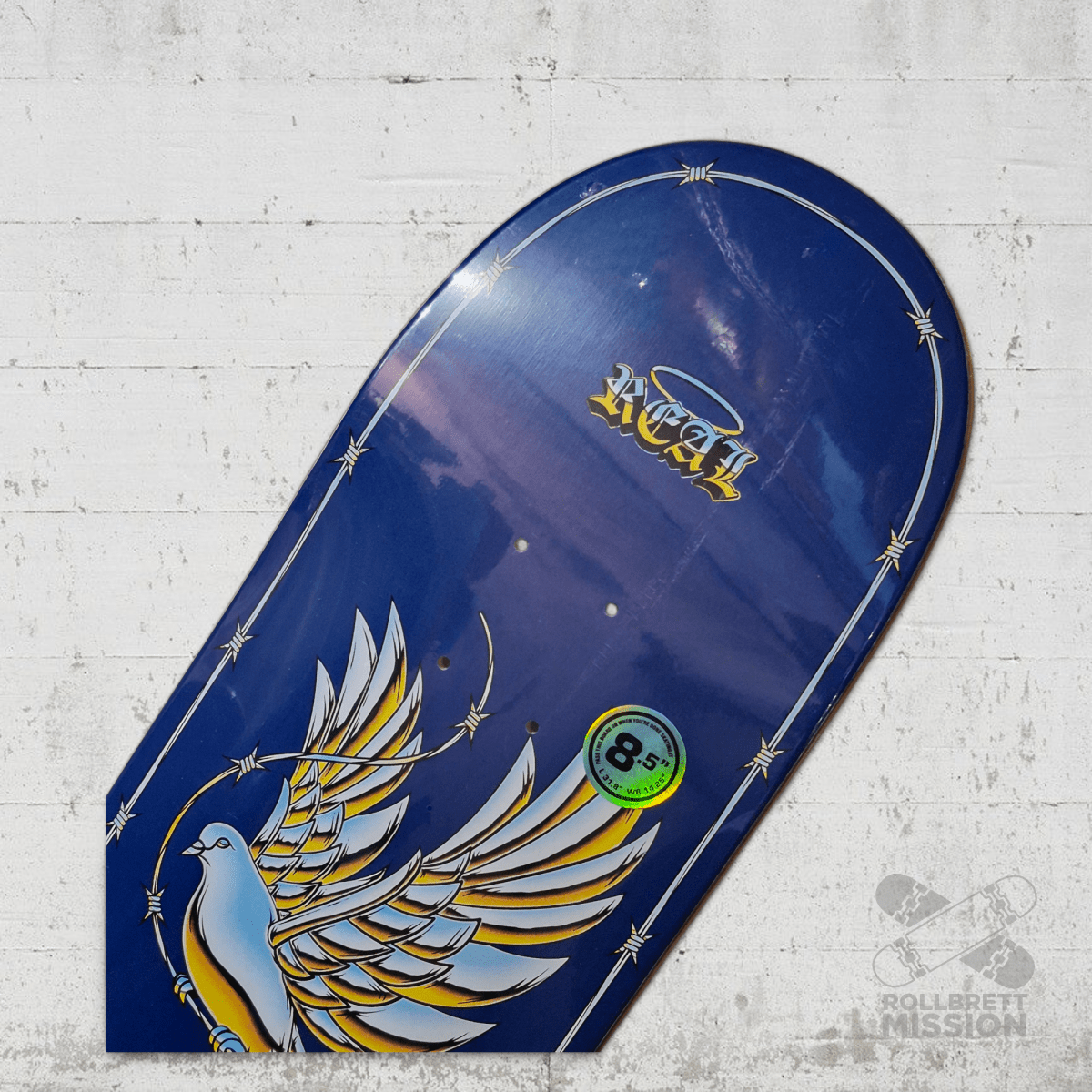 Real Team Synthetic Peace 8.5 Deck - Skateboard - Decks - Rollbrett Mission