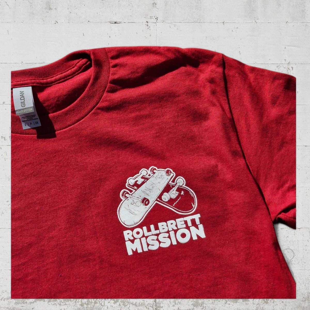 Rollbrett Mission 3D Mini Logo T-Shirt dunkelrot - Shirts & Tops - Rollbrett Mission