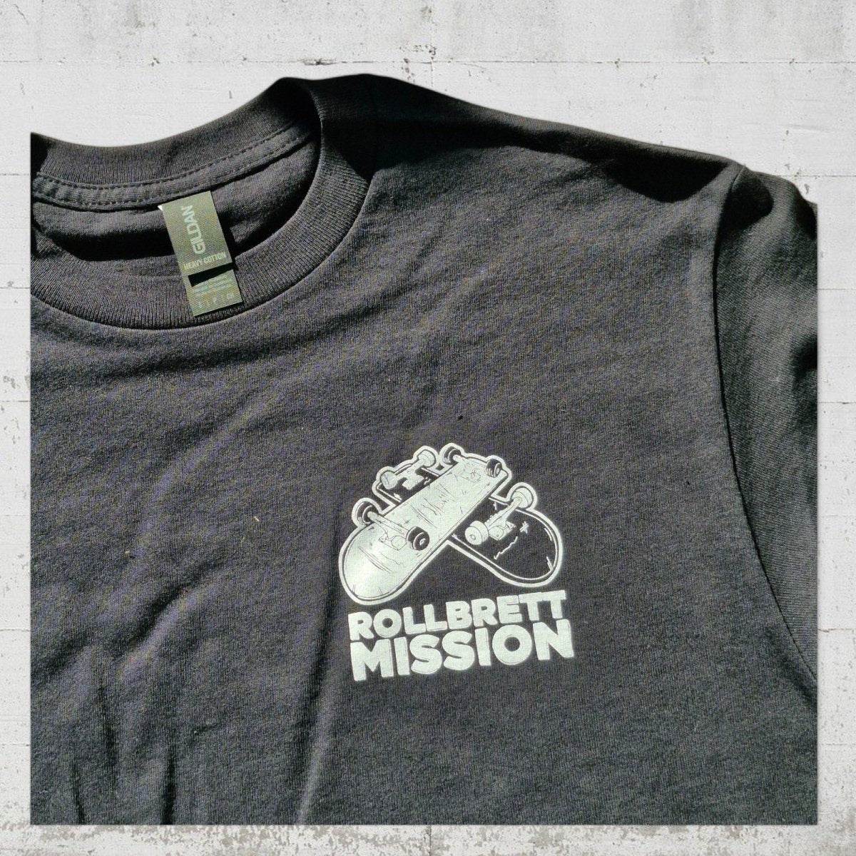 Rollbrett Mission 3D Mini Logo T-Shirt schwarz - Shirts & Tops - Rollbrett Mission