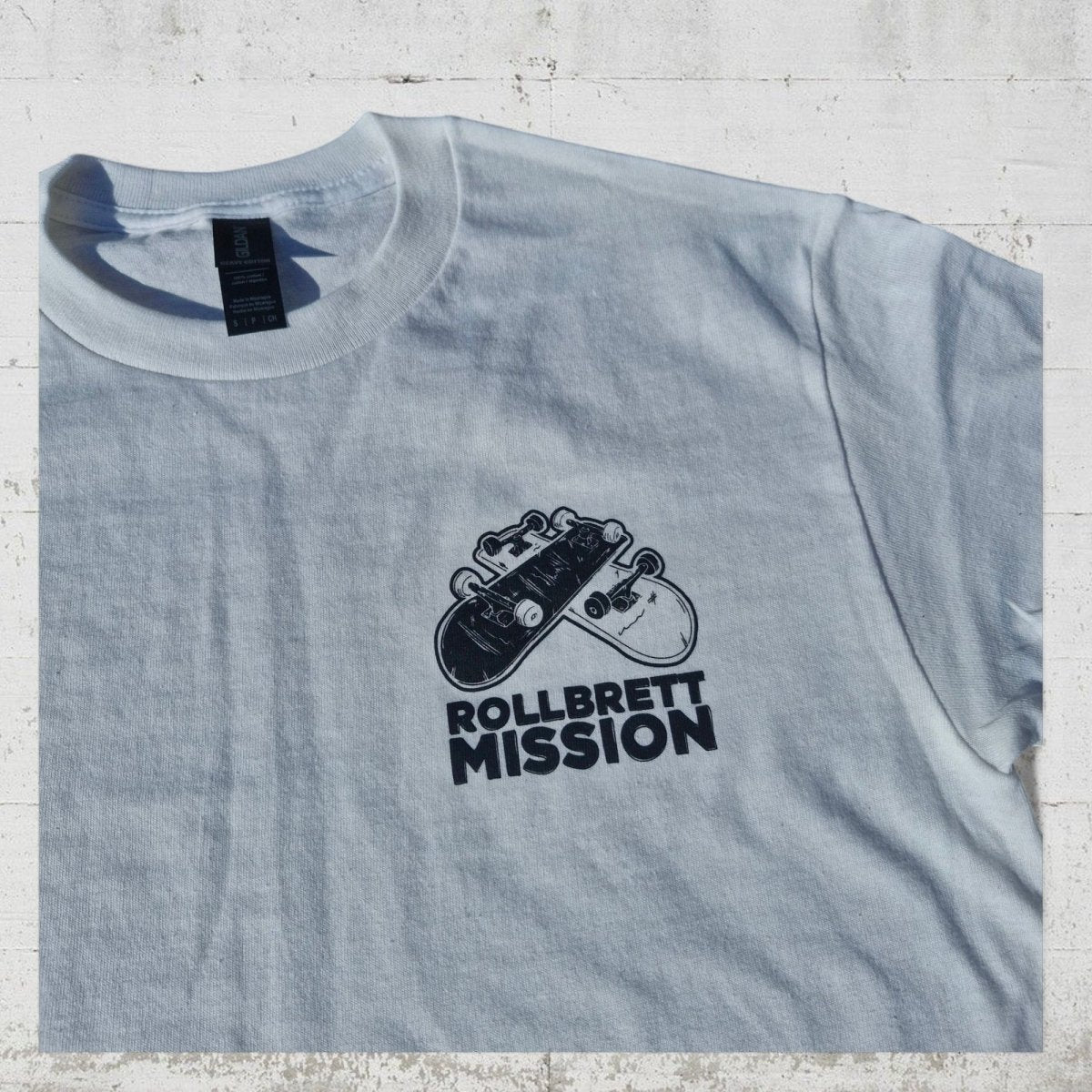 Rollbrett Mission 3D Mini Logo T-Shirt weiß - Shirts & Tops - Rollbrett Mission