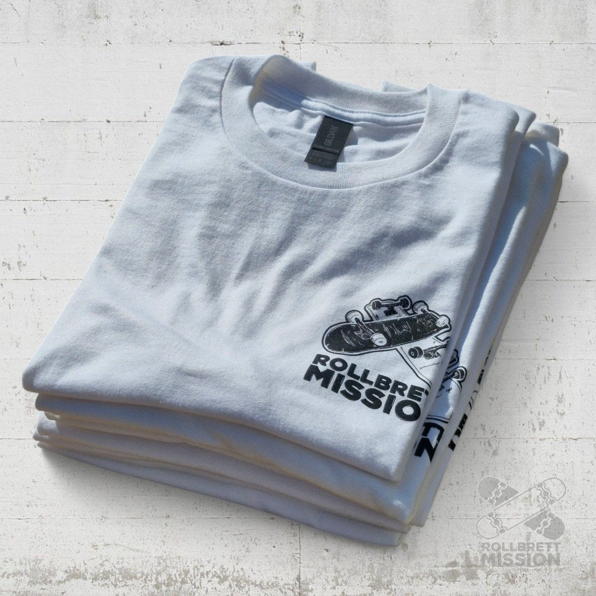 Rollbrett Mission 3D Mini Logo T-Shirt weiß - Shirts & Tops - Rollbrett Mission