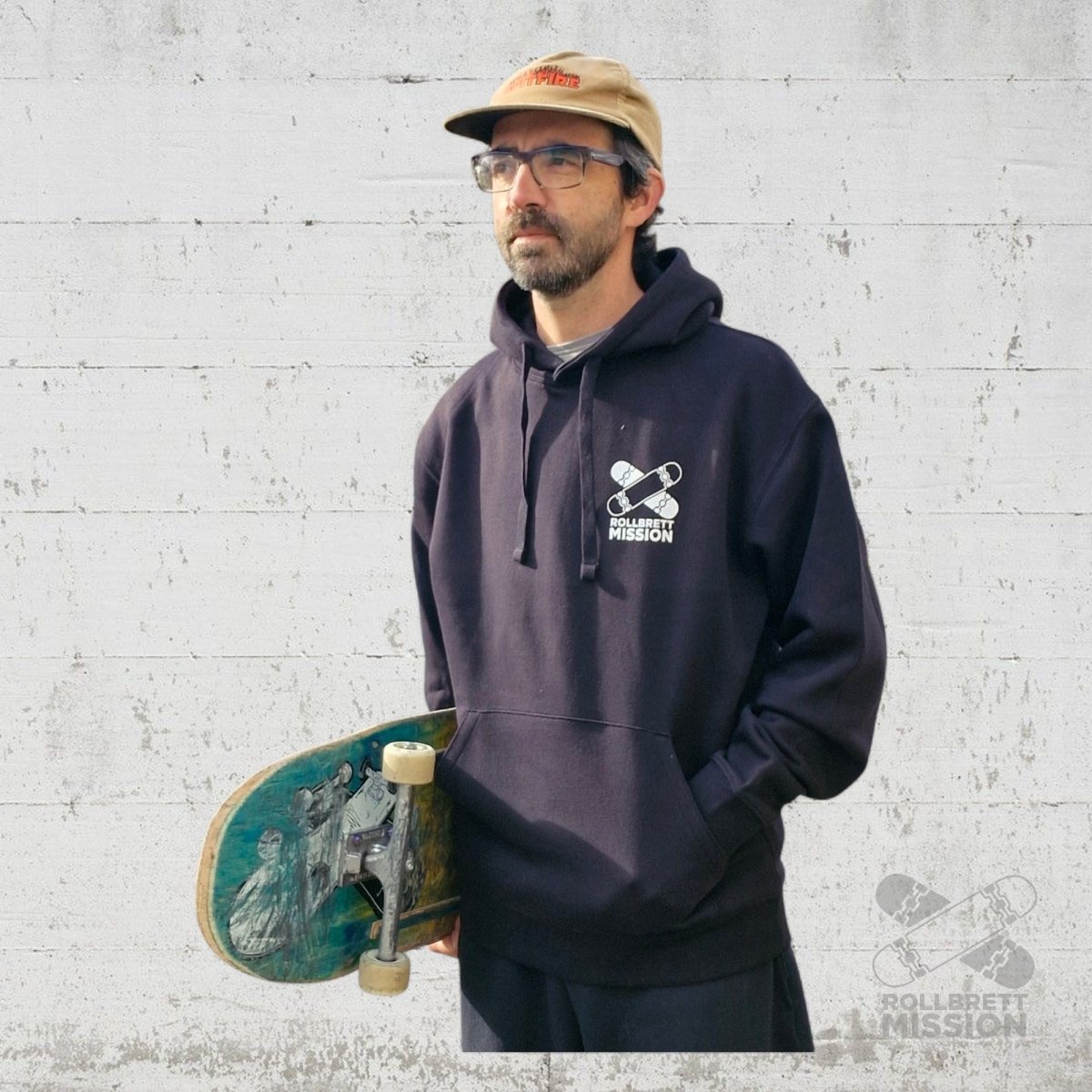 Rollbrett Mission Hoodie Mini Logo black - Shirts & Tops - Rollbrett Mission