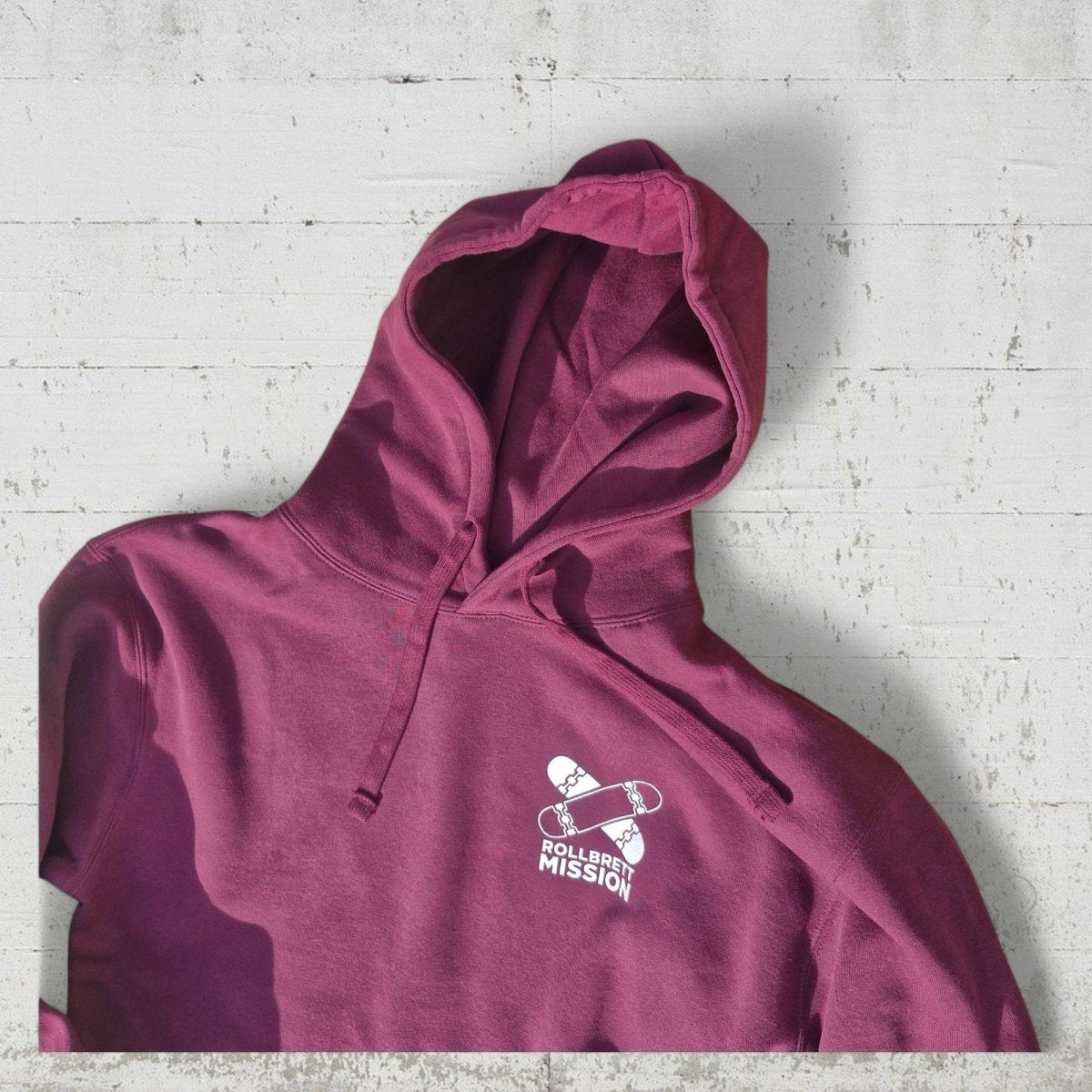Rollbrett Mission Hoodie Mini Logo burgundy - Shirts & Tops - Rollbrett Mission