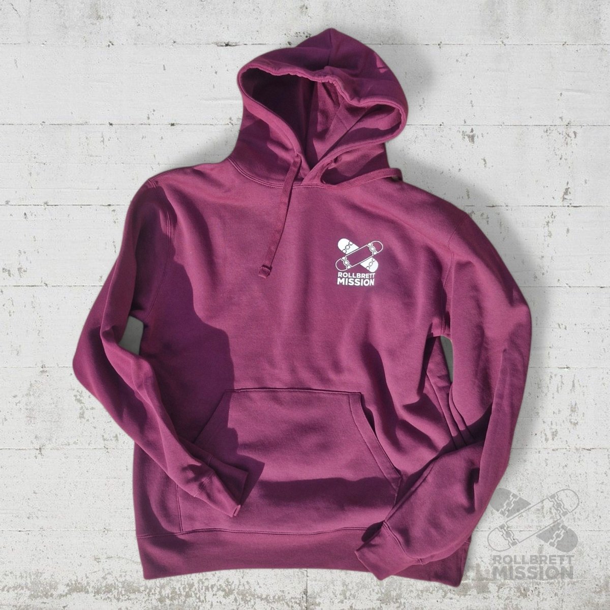 Rollbrett Mission Hoodie Mini Logo burgundy - Shirts & Tops - Rollbrett Mission