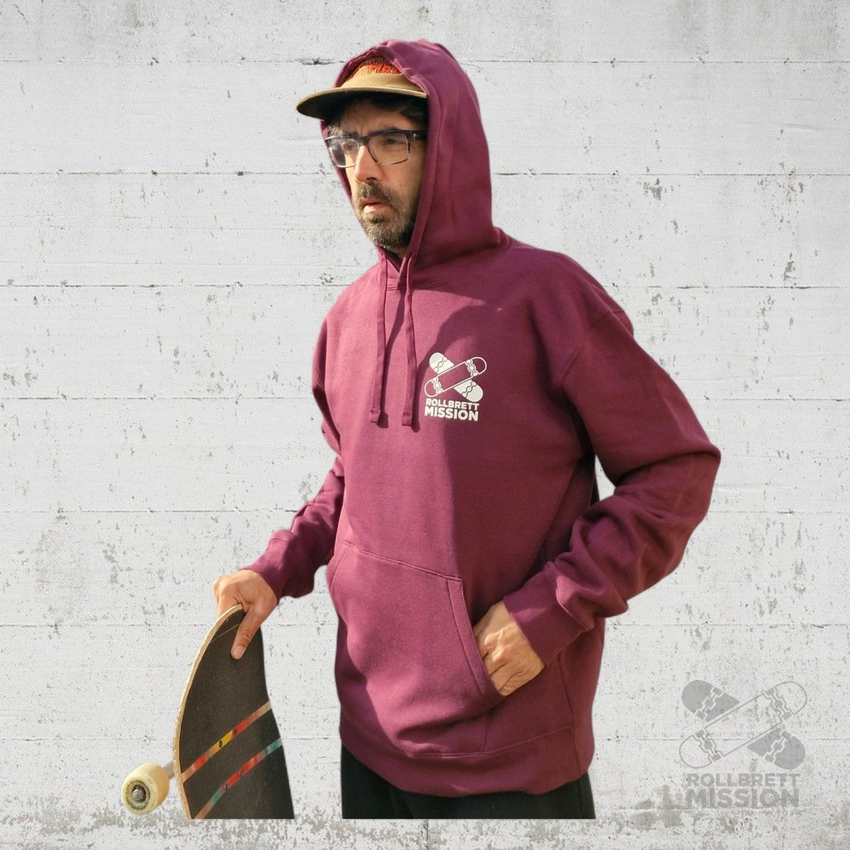Rollbrett Mission Hoodie Mini Logo burgundy - Shirts & Tops - Rollbrett Mission