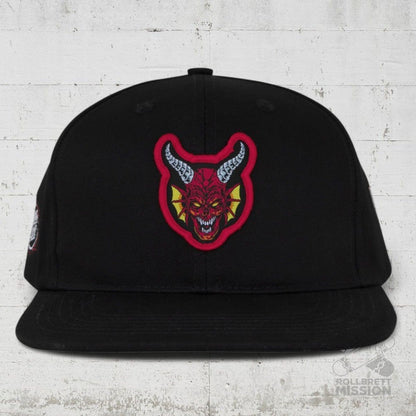 Santa Cruz Stranger Things Hellfire Club Snapback Hat - Kopfbekleidung & - tücher - Rollbrett Mission
