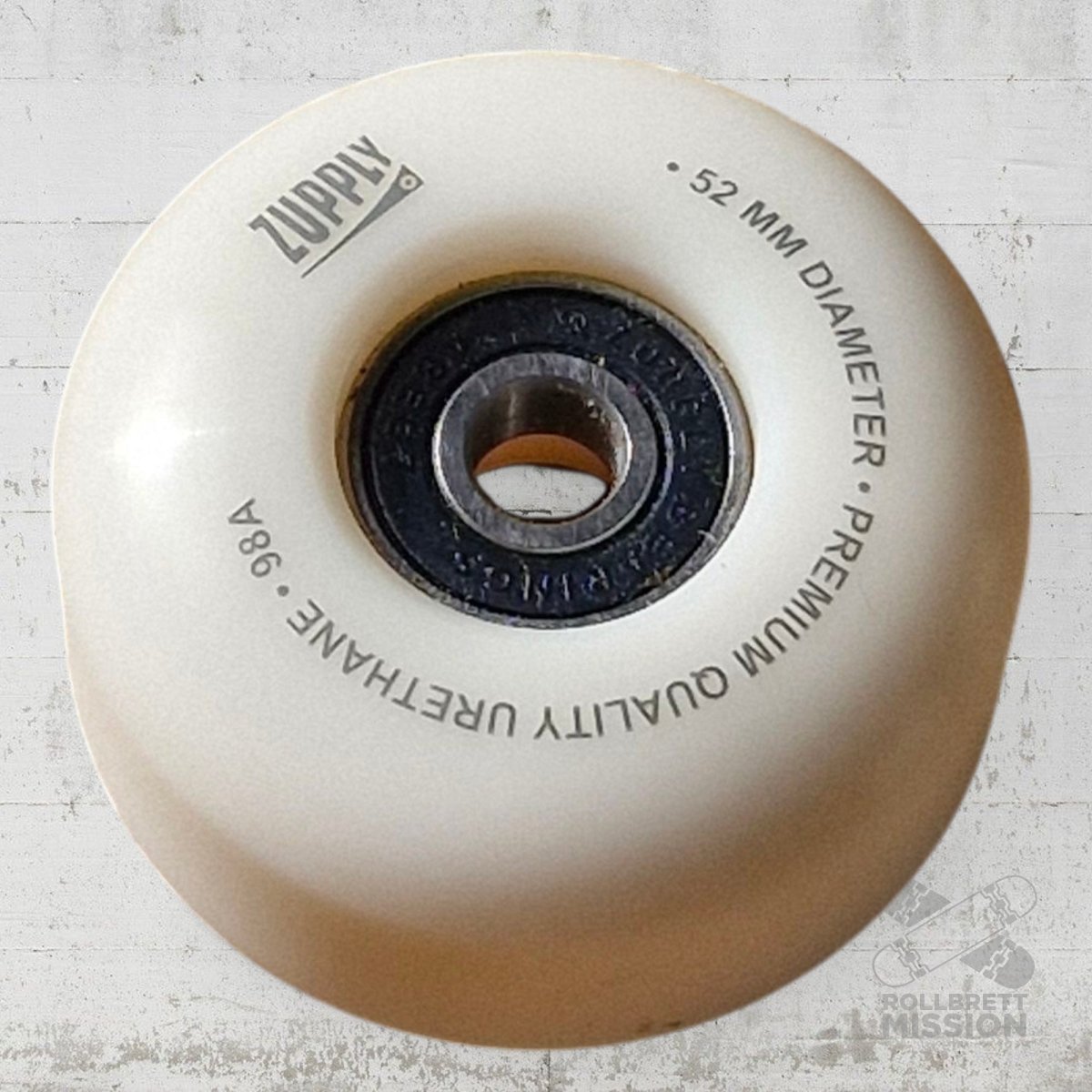 Skateback Flaschenöffner Upcycling aus Skateboard Wheel - Schmuck - Rollbrett Mission