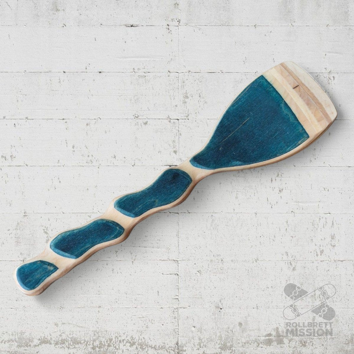 Skateback Pfannenwender Upcycling aus Skateboard - Schmuck - Rollbrett Mission
