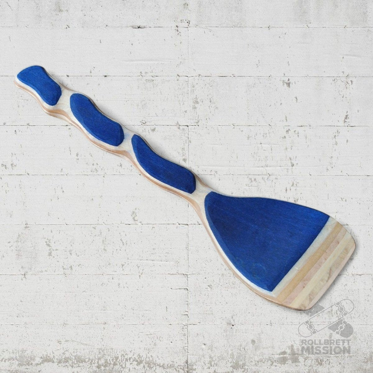 Skateback Pfannenwender Upcycling aus Skateboard - Schmuck - Rollbrett Mission