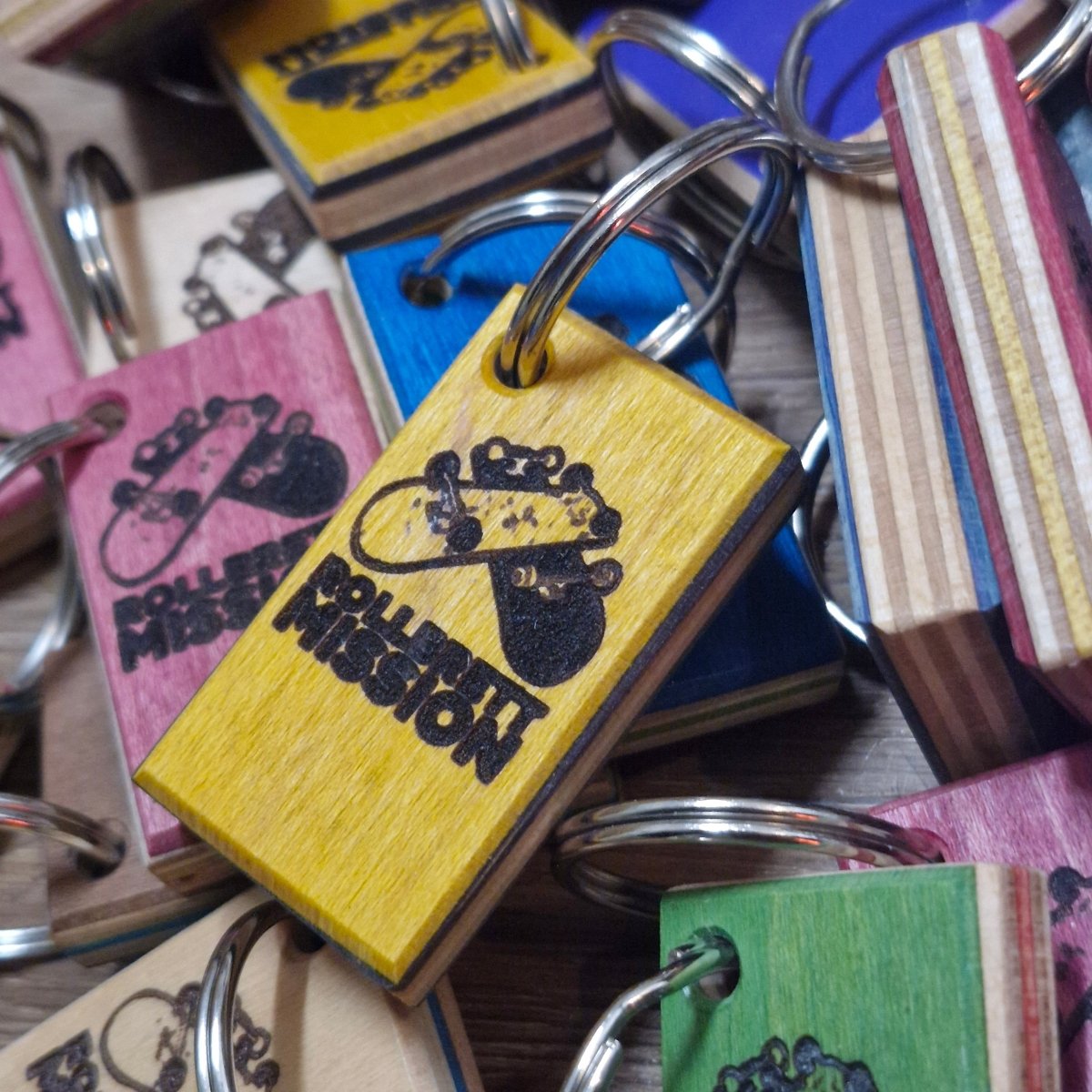 Skateback x Rollbrett Mission 3D Upcycling Schlüsselanhänger - Schmuck - Rollbrett Mission
