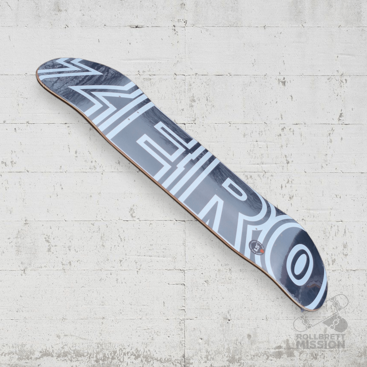 Zero Team Bold Black 8.25 Deck – Rollbrett Mission