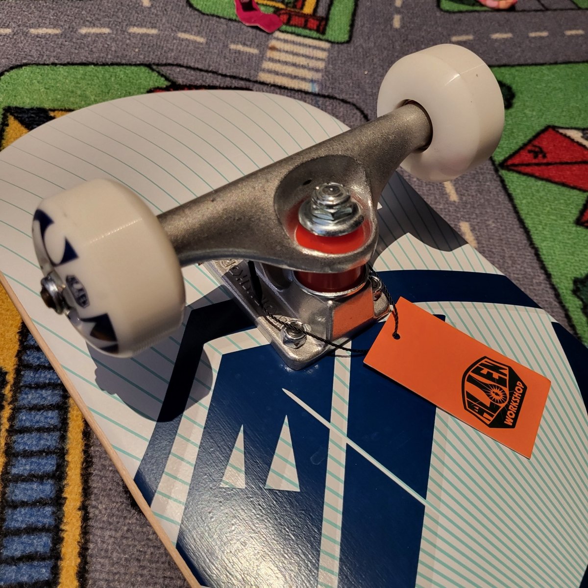 Alien Workshop Burst 7.75 Complete Skateboard - Skateboards - Rollbrett Mission
