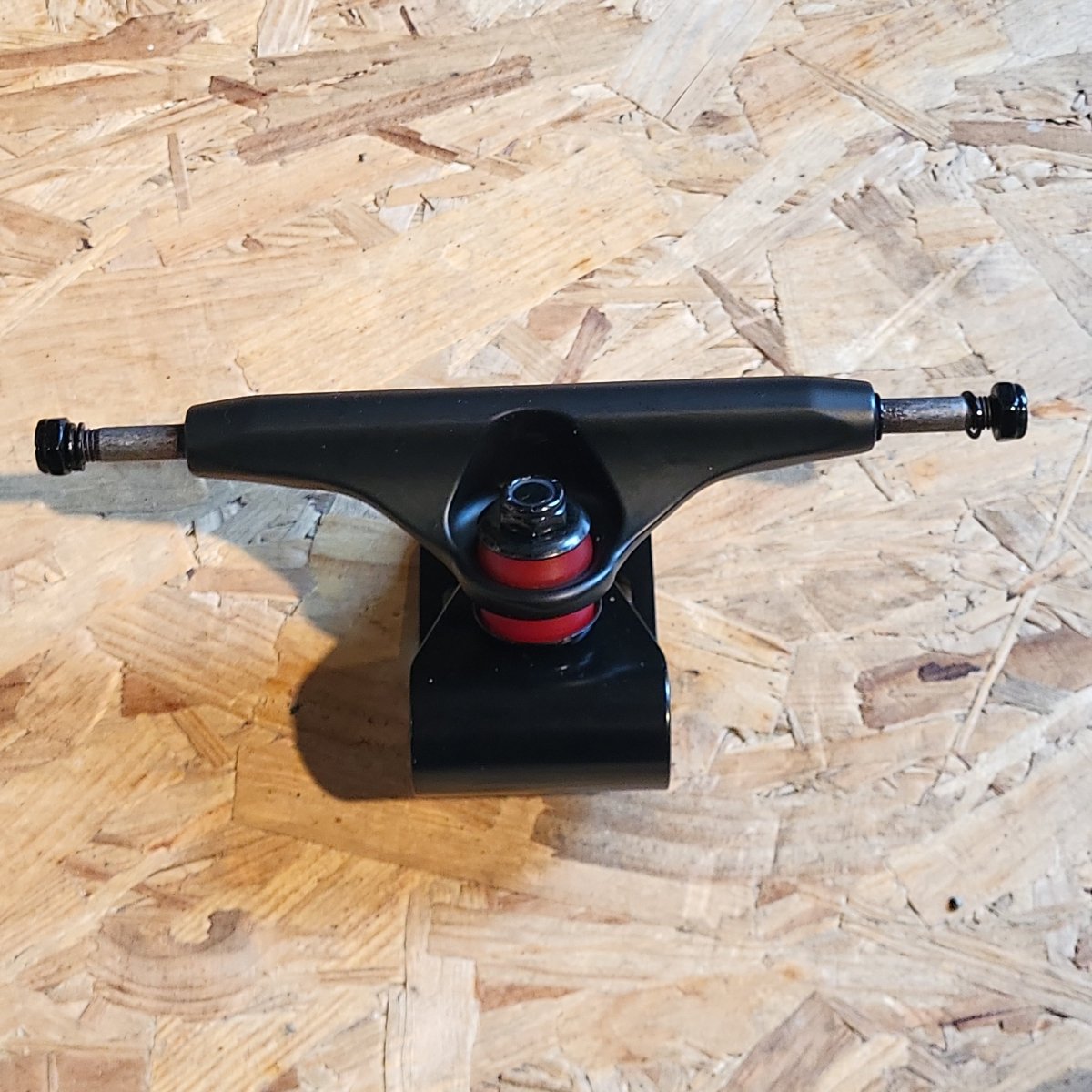 Avenue 8.5" Suspension Truck - Skateboard-Achsen - Rollbrett Mission